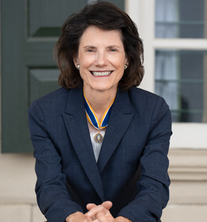 این نیل پیٹری، ماؤنٹ ورنن لیڈیز ایسوسی ایشن کی 24ویں ریجنٹ